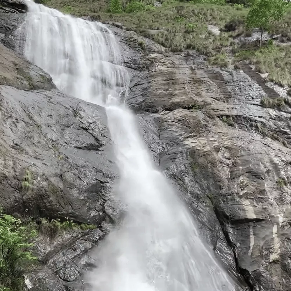 Palaruvi Waterfalls