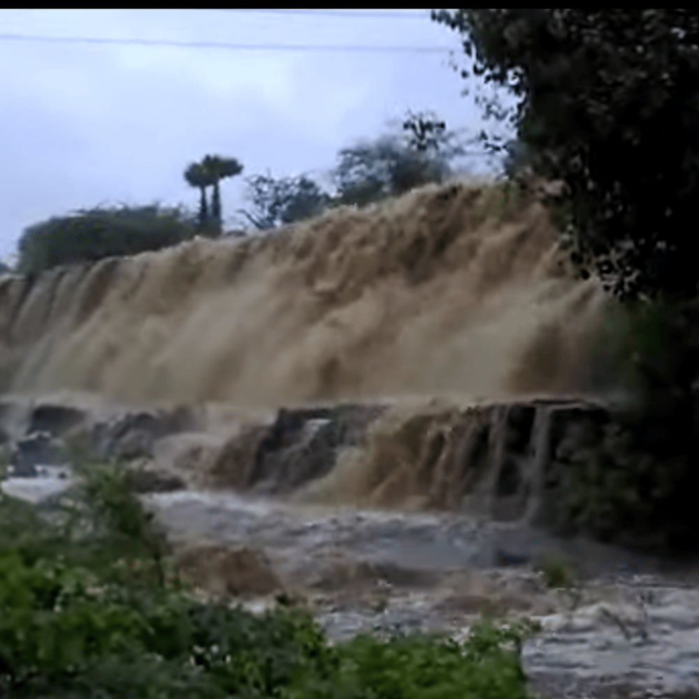Tharamangalam Waterfalls